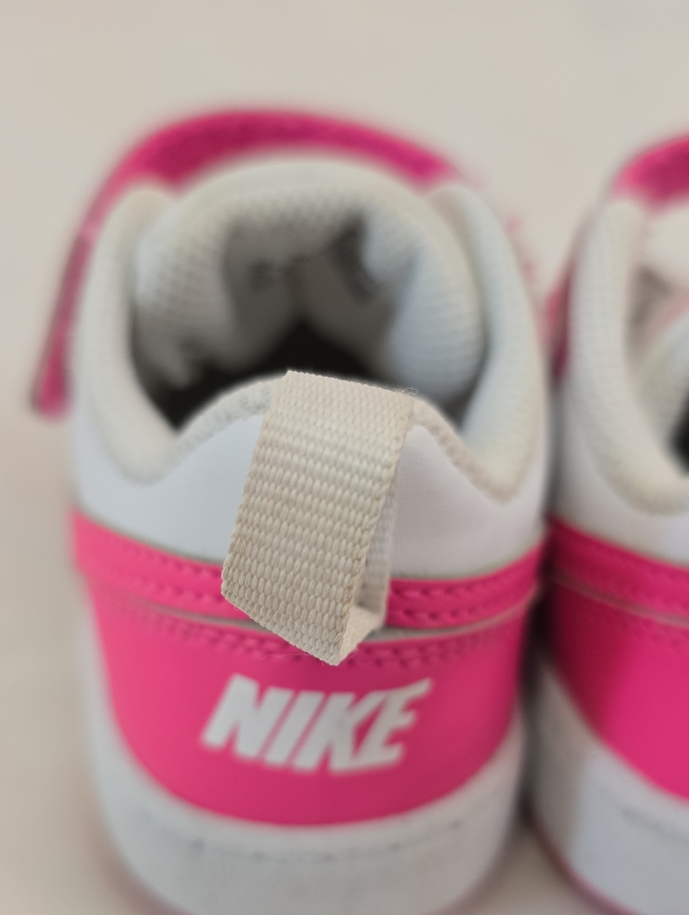 Nike Girl Shoes Size: 7C - Picture 6 of 17